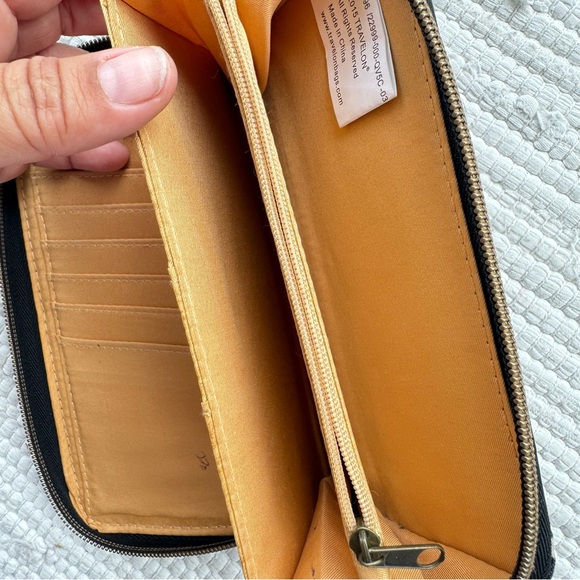 Travelon Single Zip Wallet Leopard Print - Picture 4 of 7